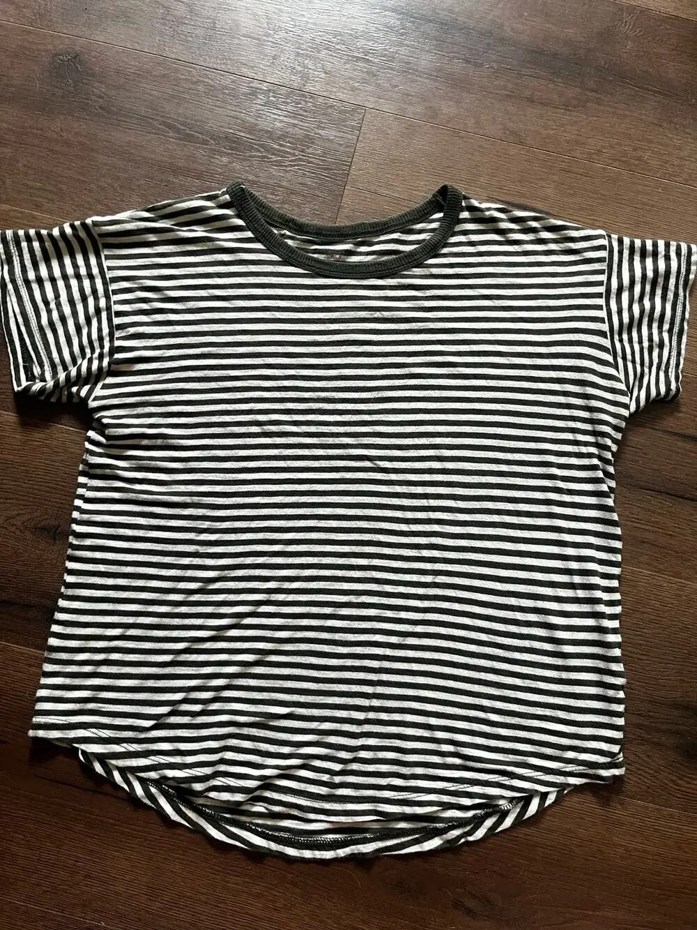 Madewell Olive Green White Striped Cotton Tee Women’s Small Relaxed Crewneck